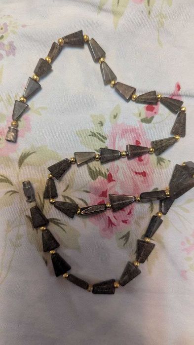 продам разного рода сетуары из жемчуга, малахита