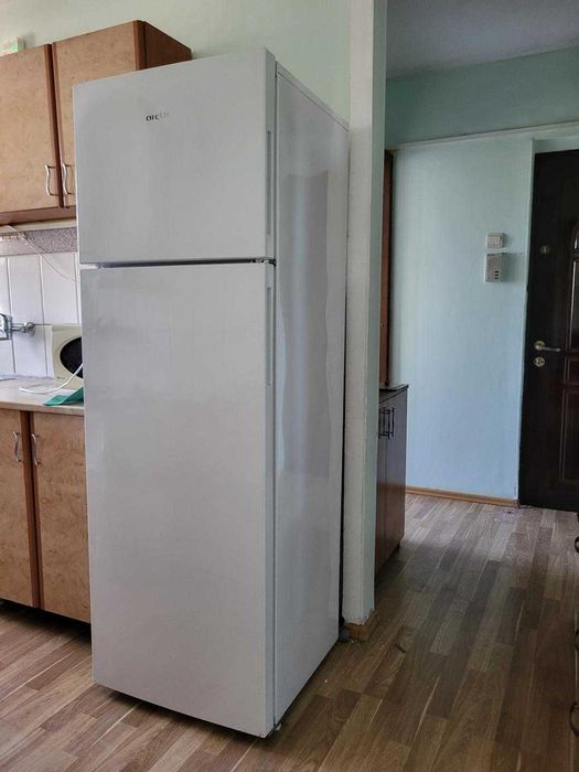 Vand frigider 2 usi Arctic 306l in perfecta stare de functionare