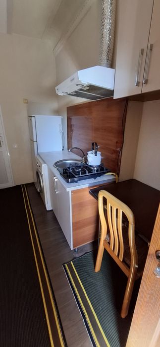 Квартира бор. Катта йул юзида.