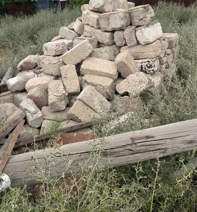 Жетібайдың  тасы бар