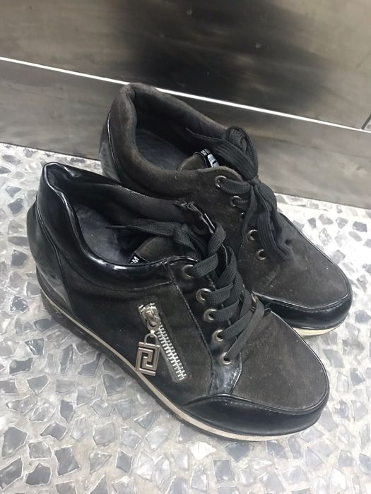 Кроссовки на платформе