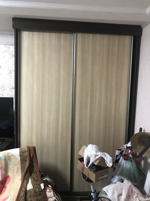 Шкаф высокий и большой