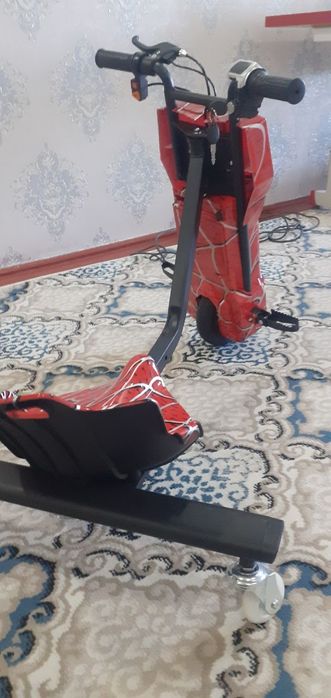 Продам электрический дрифт-карт Spider-Man (трёхколёсный)