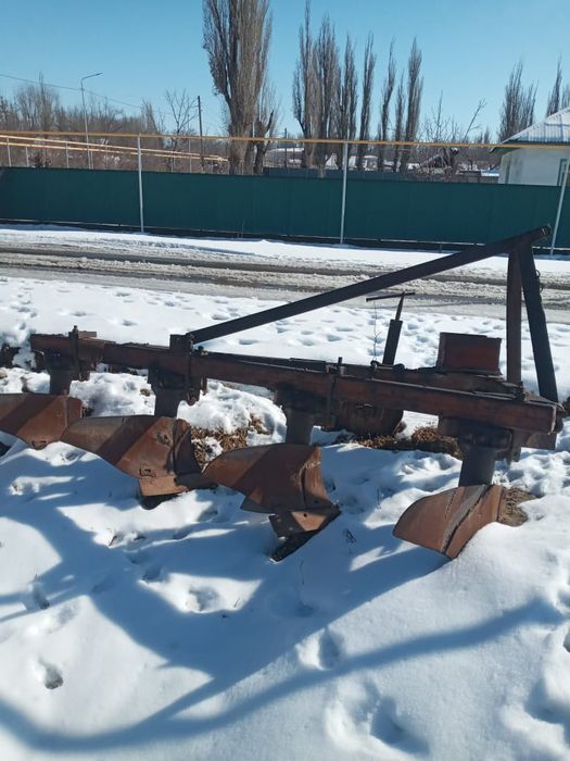 Запчасти на трактор Дт75