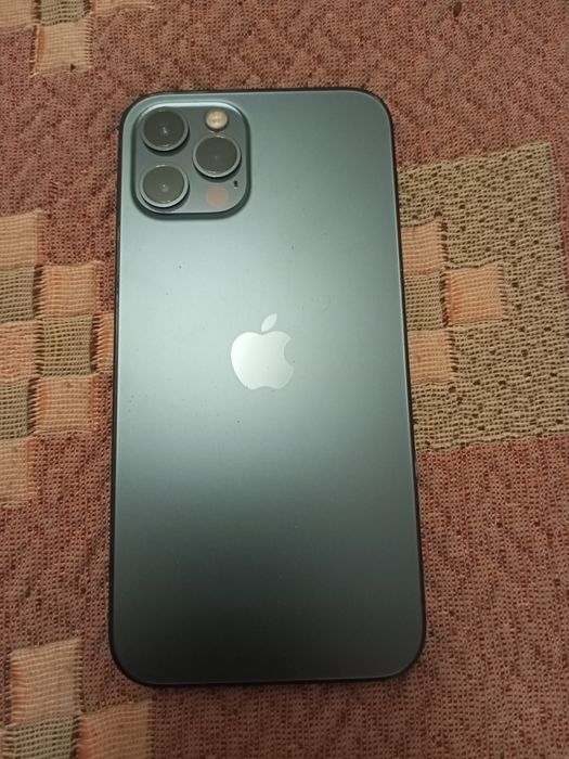 iPhone 12 pro ..