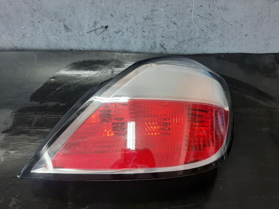 Stop tripla lampa dreapta opel astra h a04 24451837 00865302 159732r