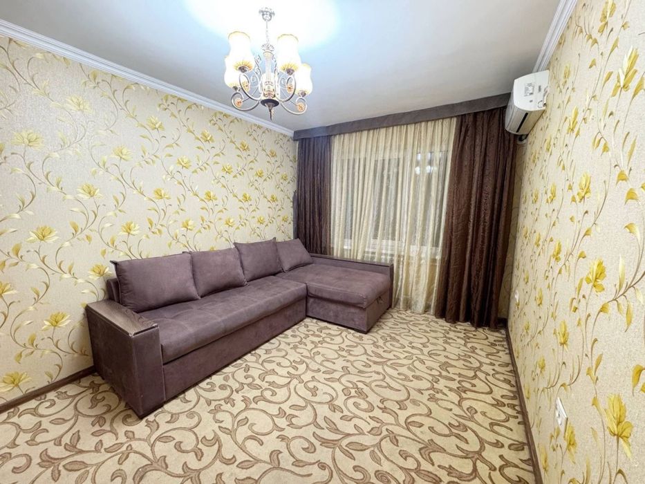 Метро Новза Чиланзар 5 Продам 1/3/4 кирпич с Балконом