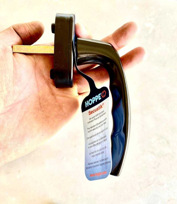 Manere secustice ferestre termopan marcile Hope si Roto