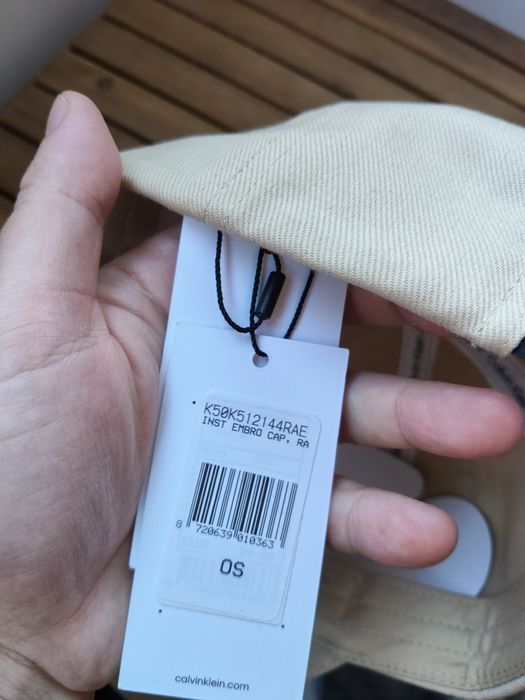 Calvin Klein Jeans șapcă unisex bej cu logo mic brodat marime OS noua originala