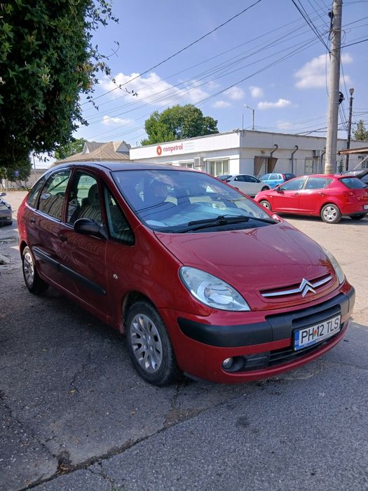 Vând Citroen Picasoo.