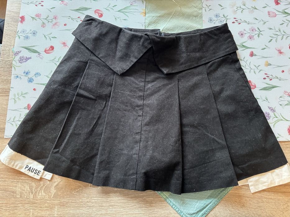 Черна пола-панталонки,марка-Pause