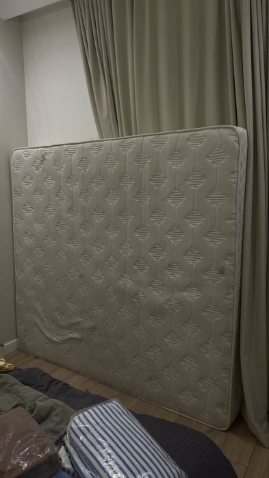 Отдам матрас 180/200 даром