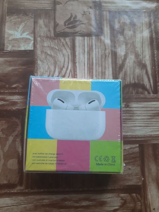 Vând căști Bluetooth noi
