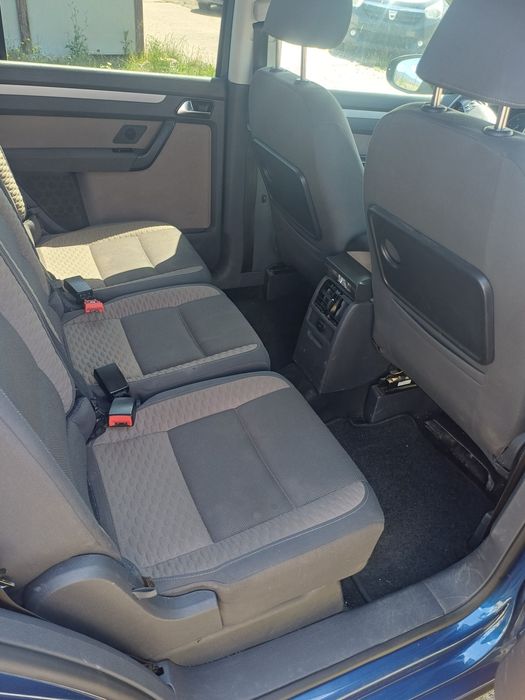 VOLKSWAGEN Touran 2010 — imagine 4