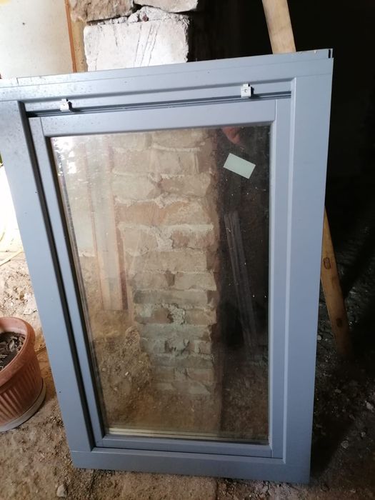 Geamuri din lemn stratificat si sticlă termopan