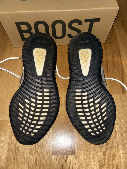 Yeezy 350 v2 Carbon Beluga 47 1/3