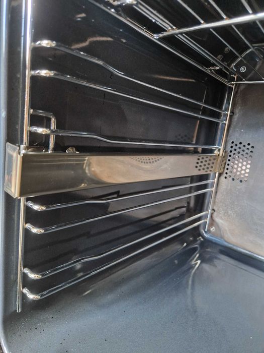Фурна за вграждане Miele H2663B