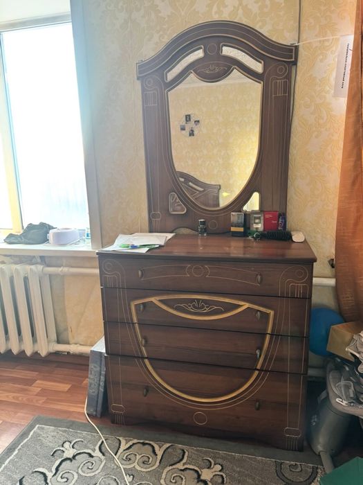 Продам спальный гарнитур