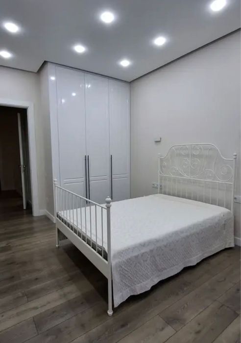 Кровать двуспальная