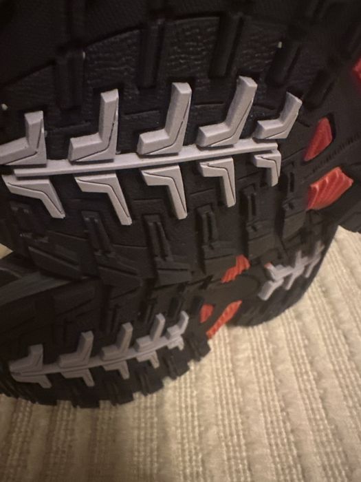 Ghete Geox si Salomon 27