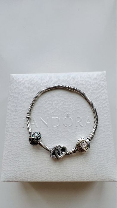 Продам браслет PANDORA