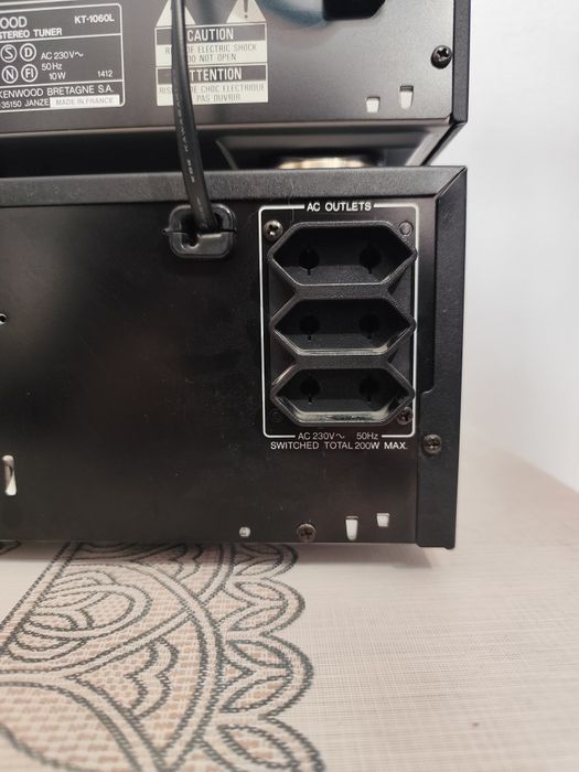Kenwood усилвател с радиоприемник