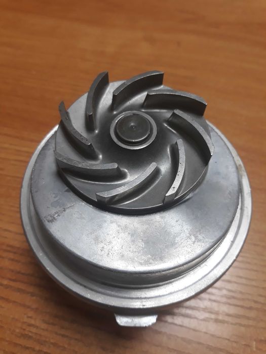 Помпа двигателя GM Opel Daewoo