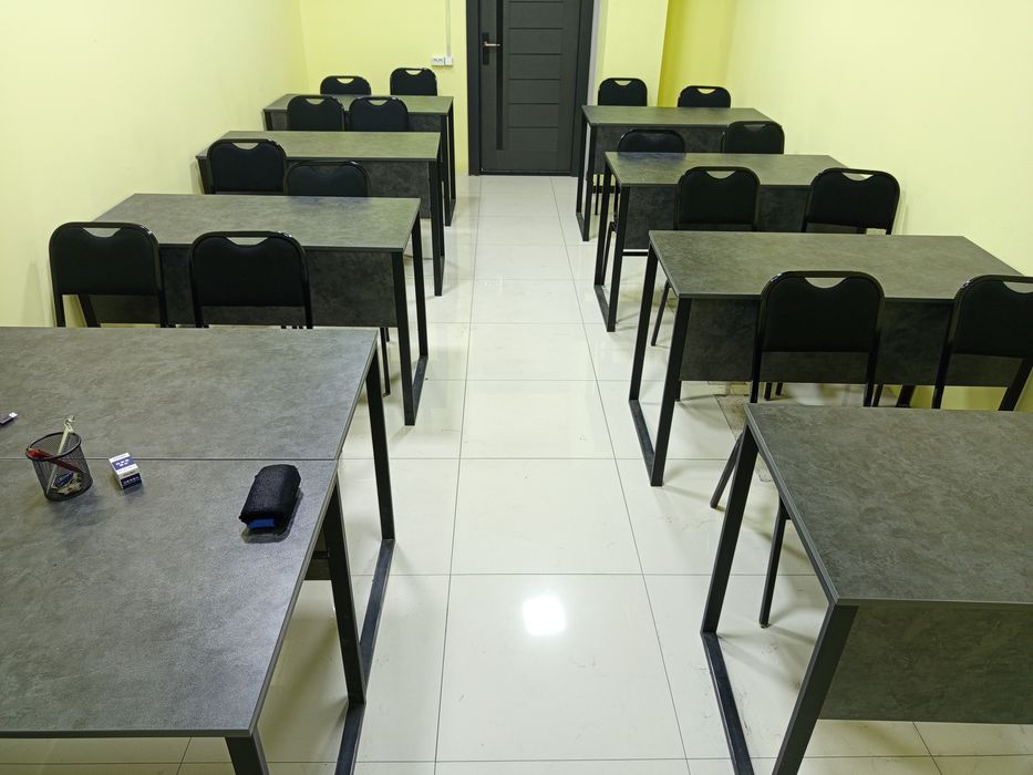 Loft parta va stullar sotiladi