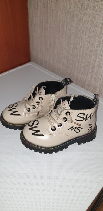 Детские осенние утеплённые  ботинки