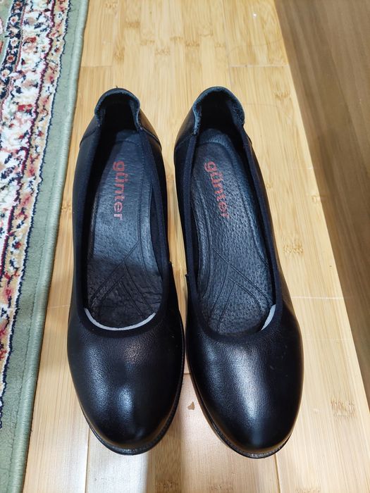 Продам обуви новый.  Купила потом каблук совсем низкий для меня .