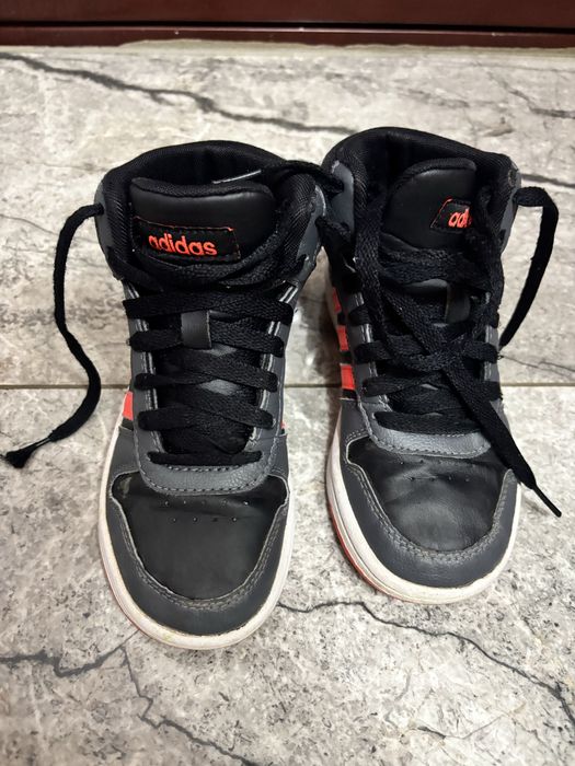 Adidasi adidas marimea 31