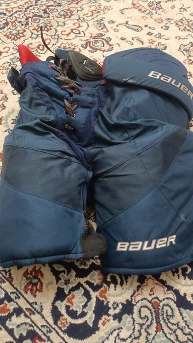 Хоккейные шорты.