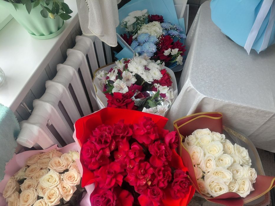 Букет гүлдер бар