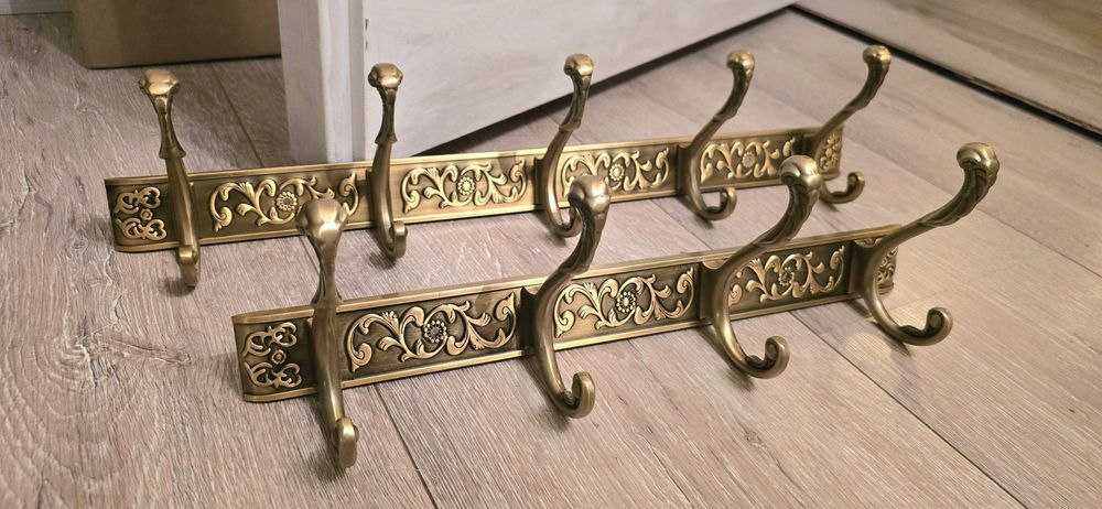 Алуминиева закачалка в барокови декоративни елементи, 39см