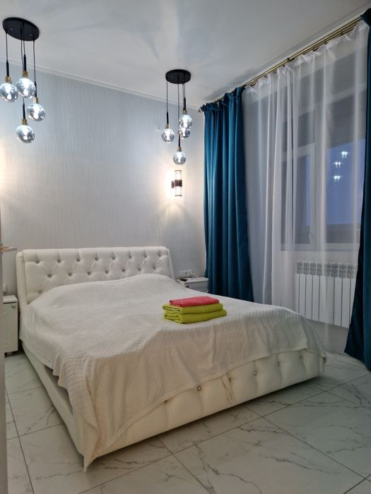 Назарбаева 1/3 Сутки. Ночь.