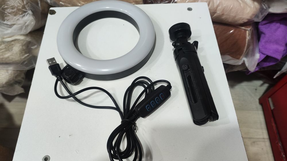 Лампа кольцо тринога