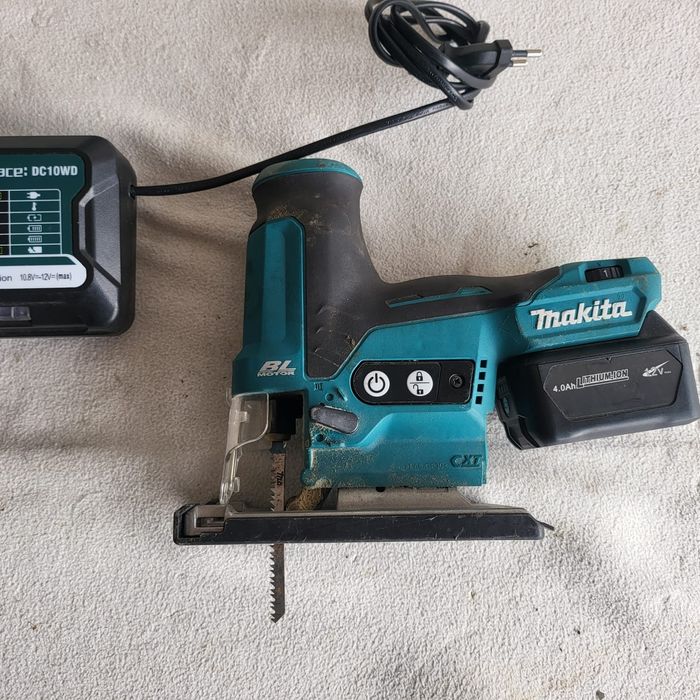 Fierăstrău Pendular Makita JV102D - 12V