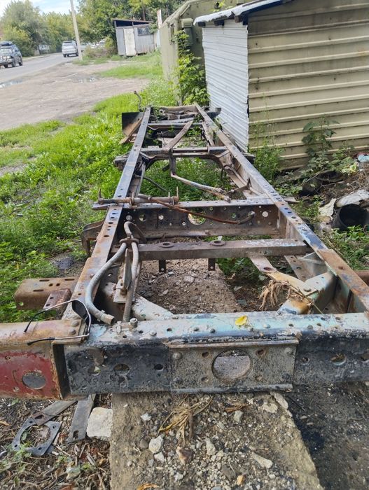 Продам запчасти на зил