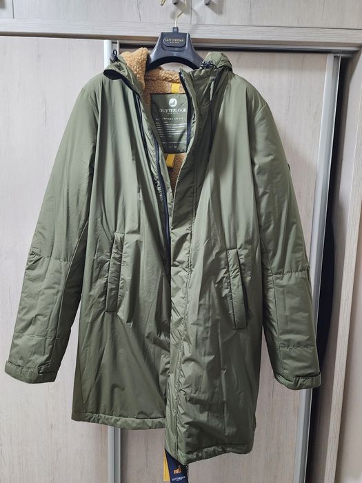 Куртка в цвет хаки. Италиянский брэнд.