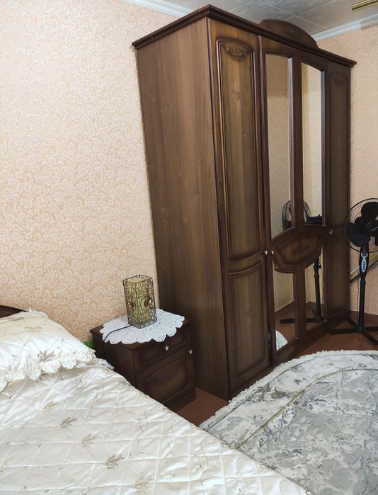 Продам спальный гарнитур.