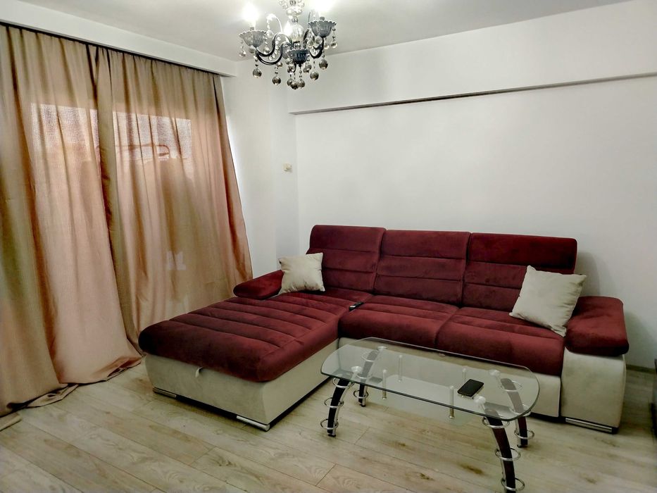 Zona centrala - vand apartament, 3 camere
