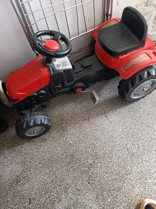 Tractor  copiii 1 an 6 ani