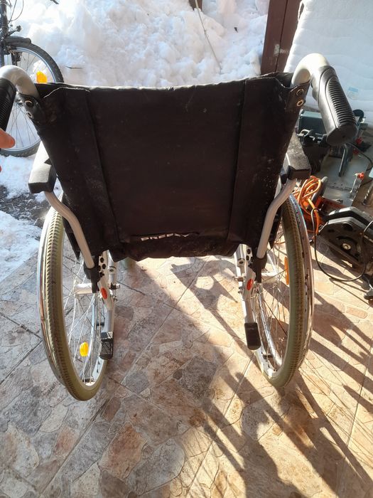 Scaun cu rotile pt persoane ci handicap