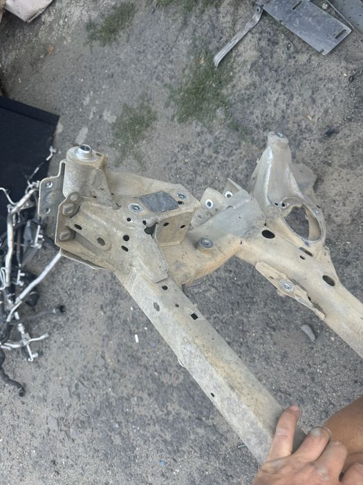 Bmw G20 G21 G22 g26 преден мост без забелешки само задно