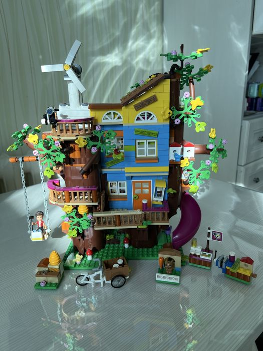 Продам конструктор Lego friends