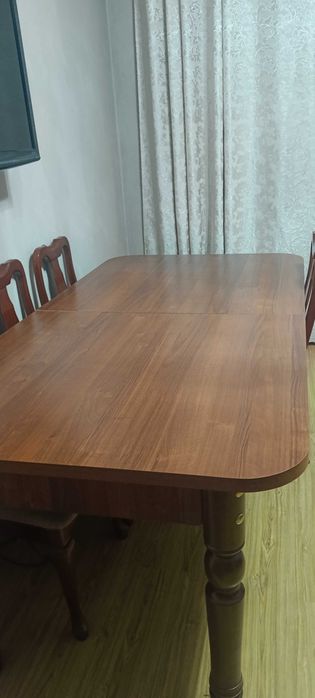 Продам стол деревянный