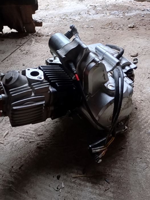 Vând motor cross 125cc . Ușor negociabil