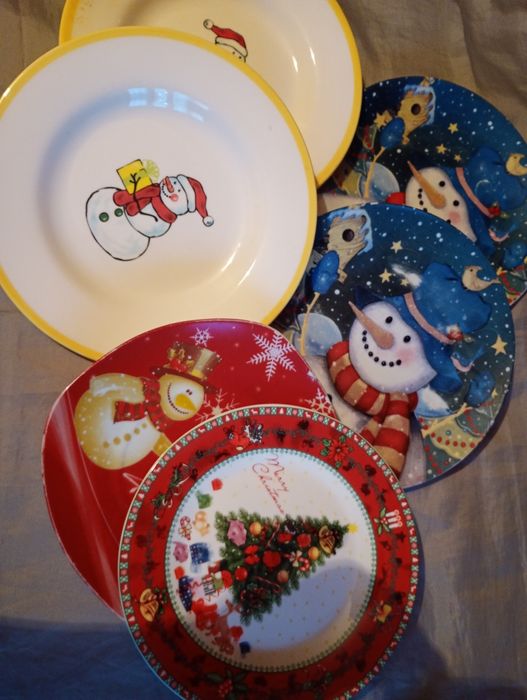 Бълг.порцелан, 6 чинии, ножове,купи,винен сервиз