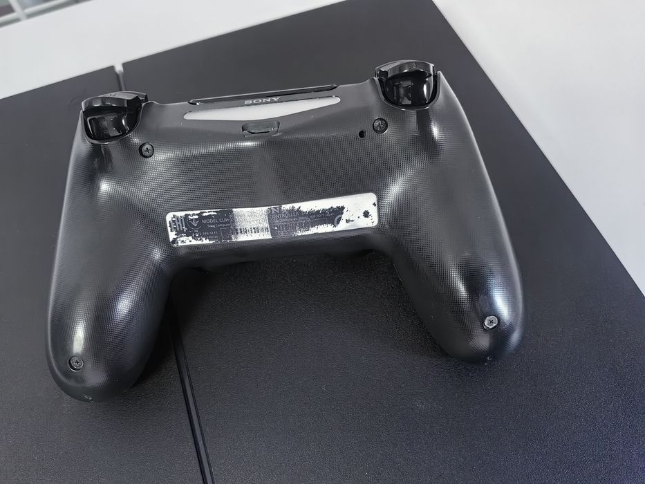 Ps 4+controller добро състояние