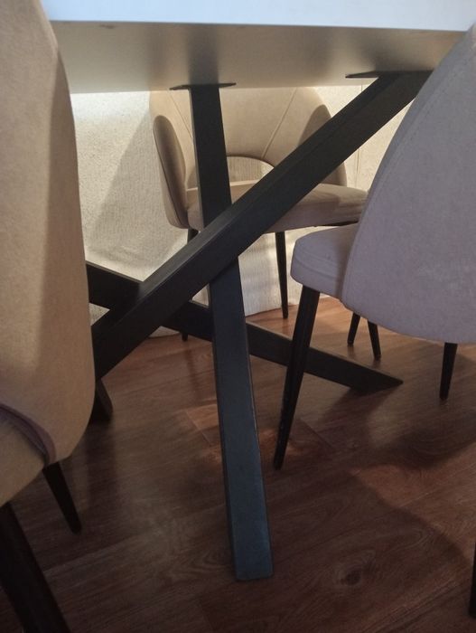 Продаю кухонный стол